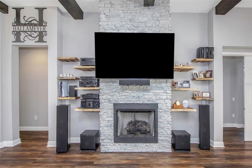 Living Room w/ Gas Fire Place