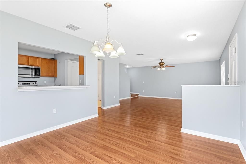 Active With Contract: $1,675 (3 beds, 2 baths, 1302 Square Feet)