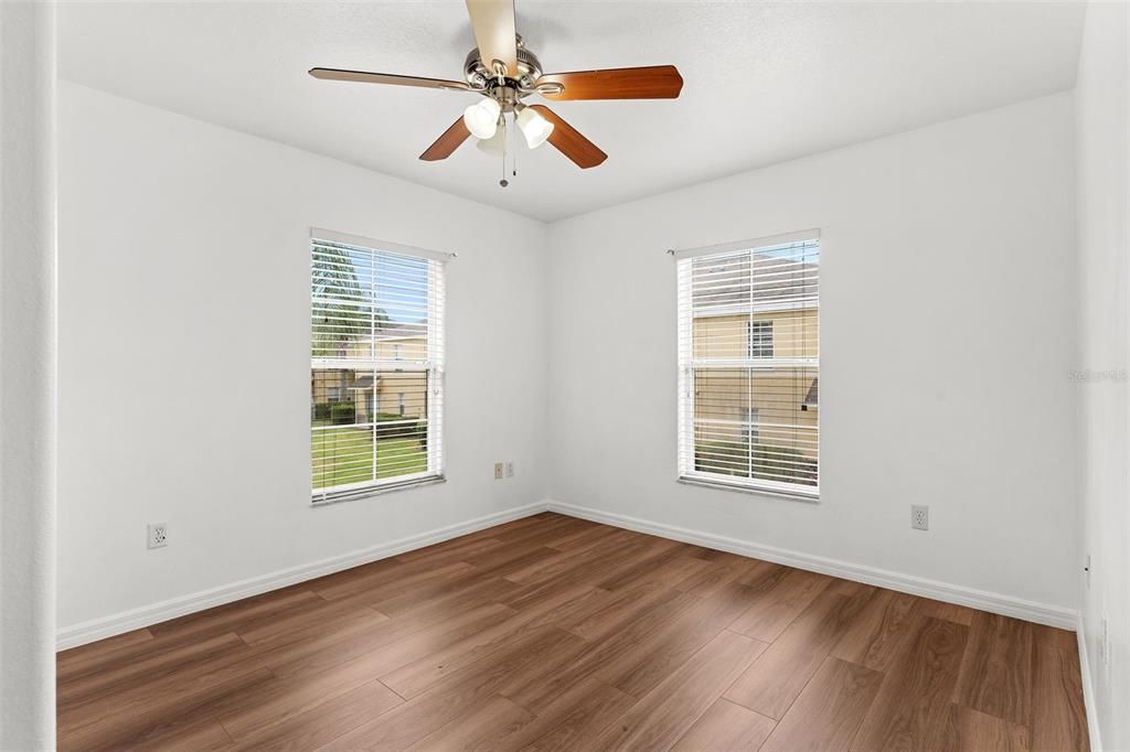 Active With Contract: $1,675 (3 beds, 2 baths, 1302 Square Feet)