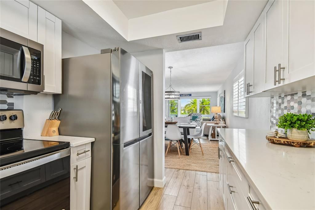 For Sale: $449,000 (2 beds, 2 baths, 1205 Square Feet)