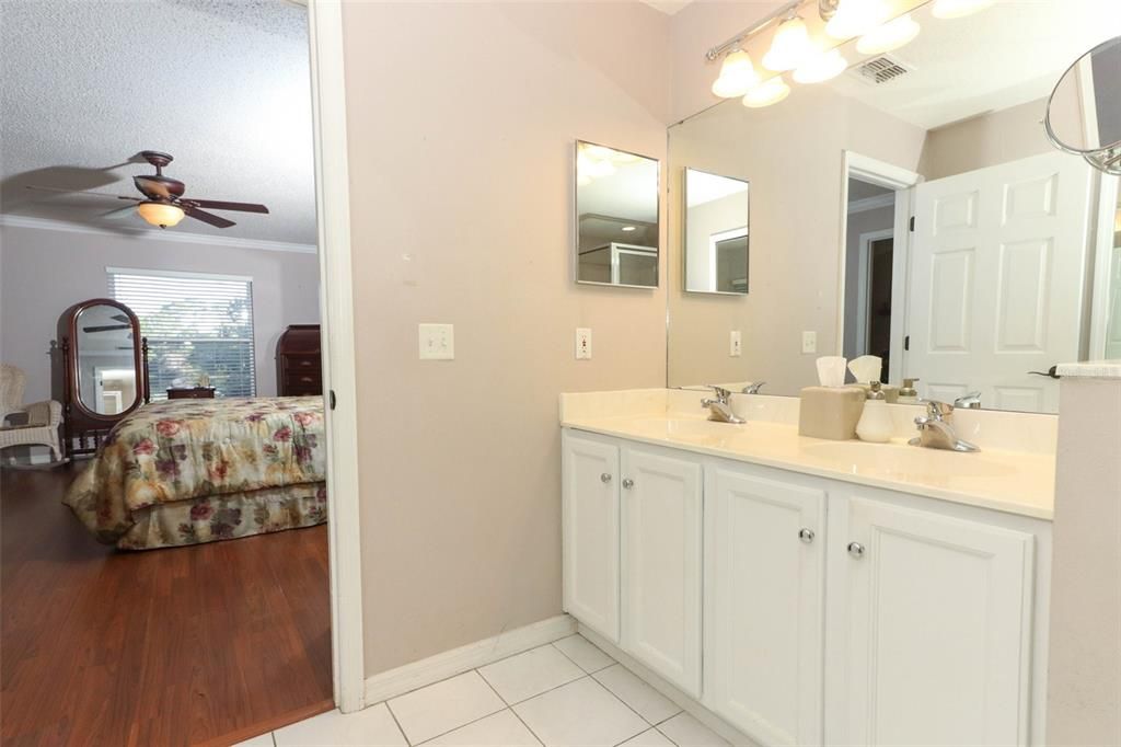 For Sale: $427,500 (3 beds, 2 baths, 1816 Square Feet)