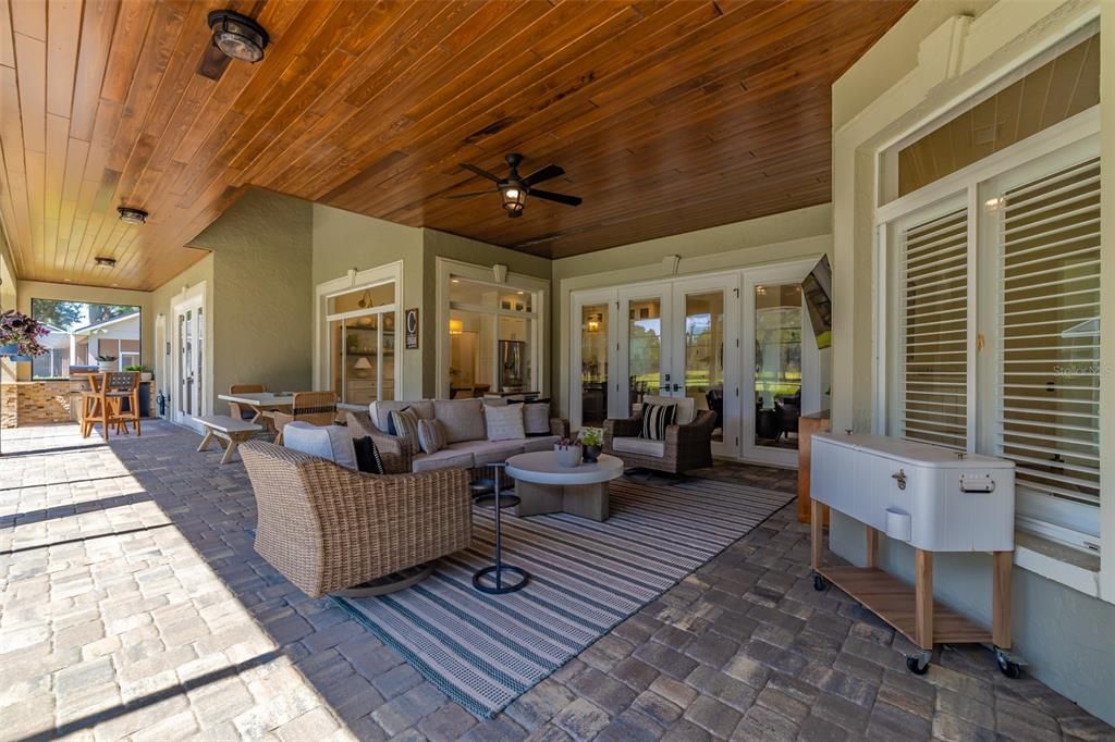 Recently Sold: $1,100,000 (4 beds, 4 baths, 3778 Square Feet)