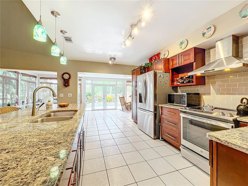 For Sale: $689,000 (4 beds, 2 baths, 2481 Square Feet)