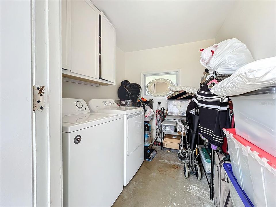 For Sale: $224,000 (2 beds, 1 baths, 1219 Square Feet)