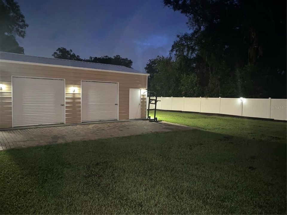 For Sale: $344,900 (3 beds, 2 baths, 1456 Square Feet)