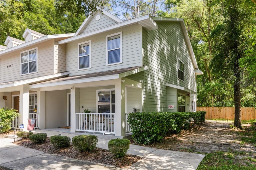 Active With Contract: $284,500 (3 beds, 2 baths, 1420 Square Feet)