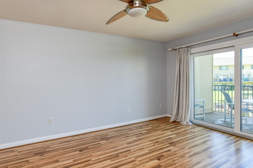 For Sale: $550,000 (2 beds, 2 baths, 1064 Square Feet)