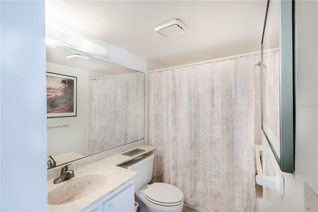待售: $235,000 (2 贝兹, 2 浴室, 972 平方英尺)