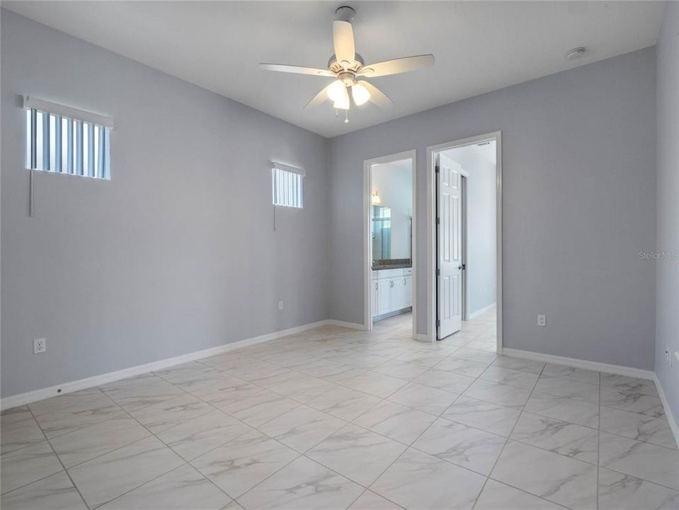 For Sale: $584,379 (2 beds, 2 baths, 2599 Square Feet)