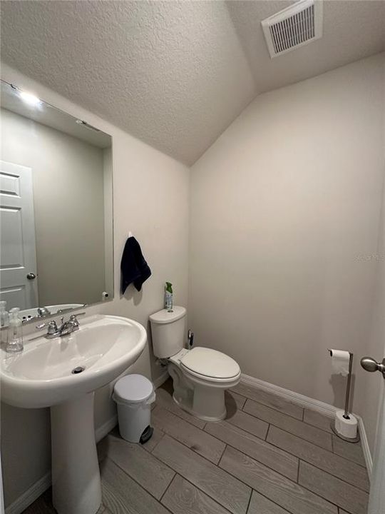 出租: $2,600 (3 贝兹, 2 浴室, 1574 平方英尺)