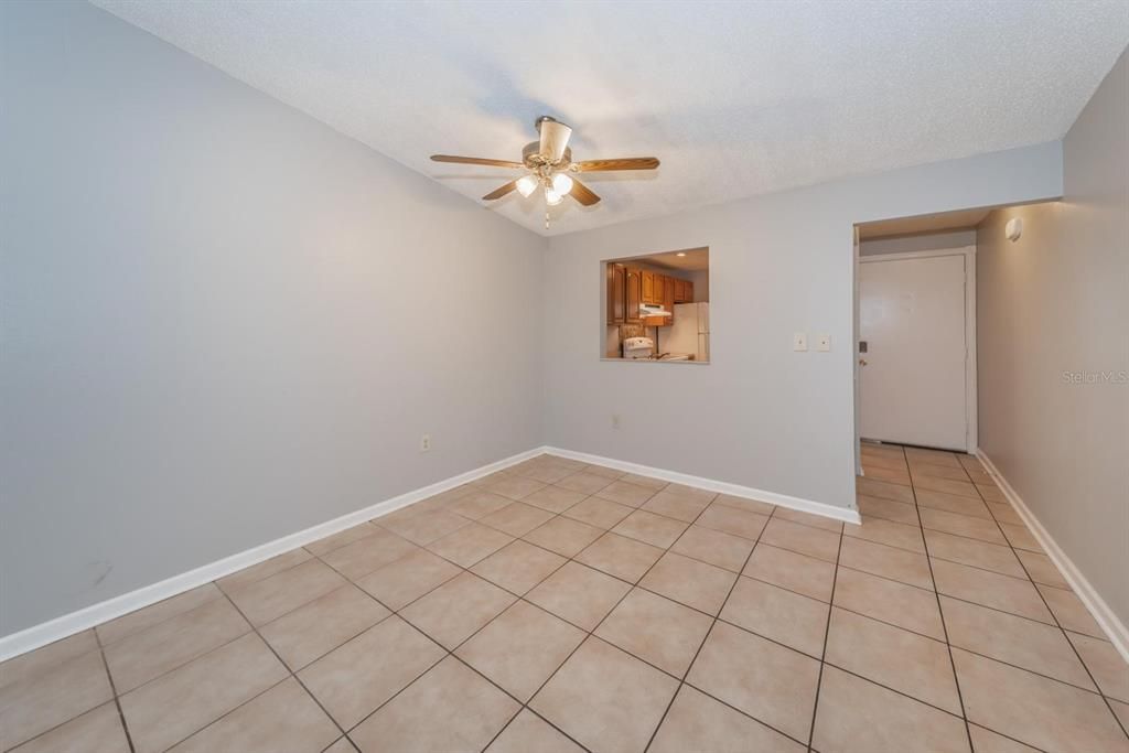 For Sale: $225,000 (2 beds, 2 baths, 950 Square Feet)