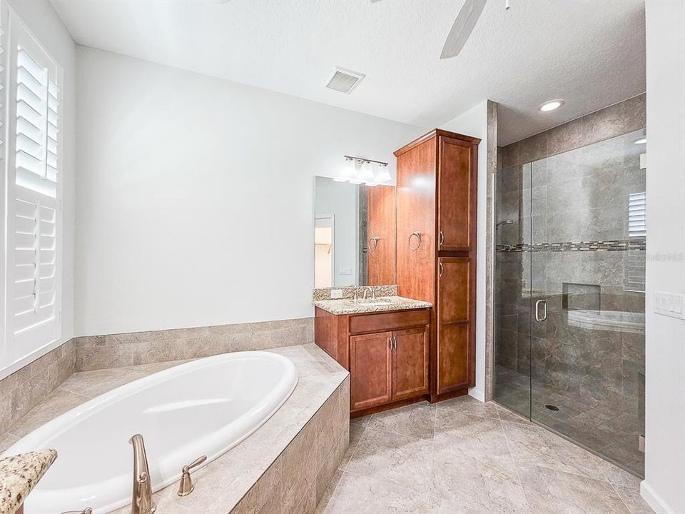 待售: $750,000 (3 贝兹, 3 浴室, 2483 平方英尺)