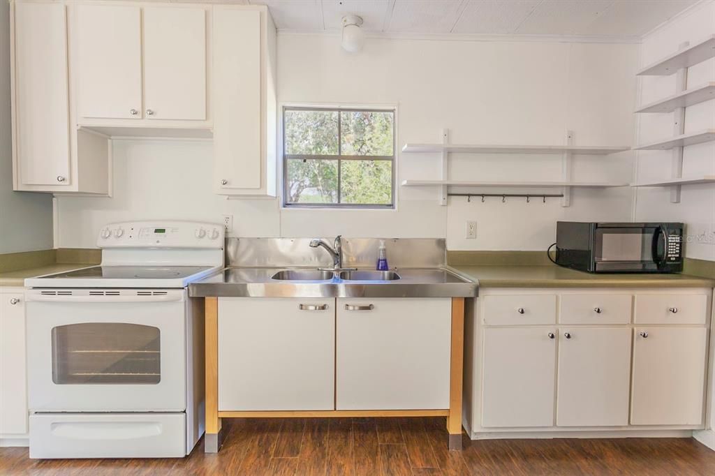 For Rent: $1,600 (2 beds, 2 baths, 1064 Square Feet)