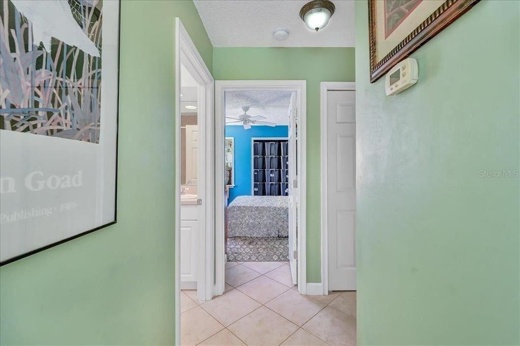 For Sale: $444,000 (2 beds, 2 baths, 1250 Square Feet)