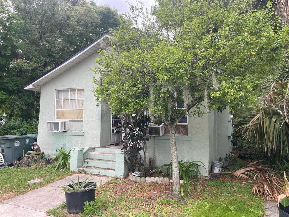Recently Sold: $89,000 (2 beds, 2 baths, 979 Square Feet)
