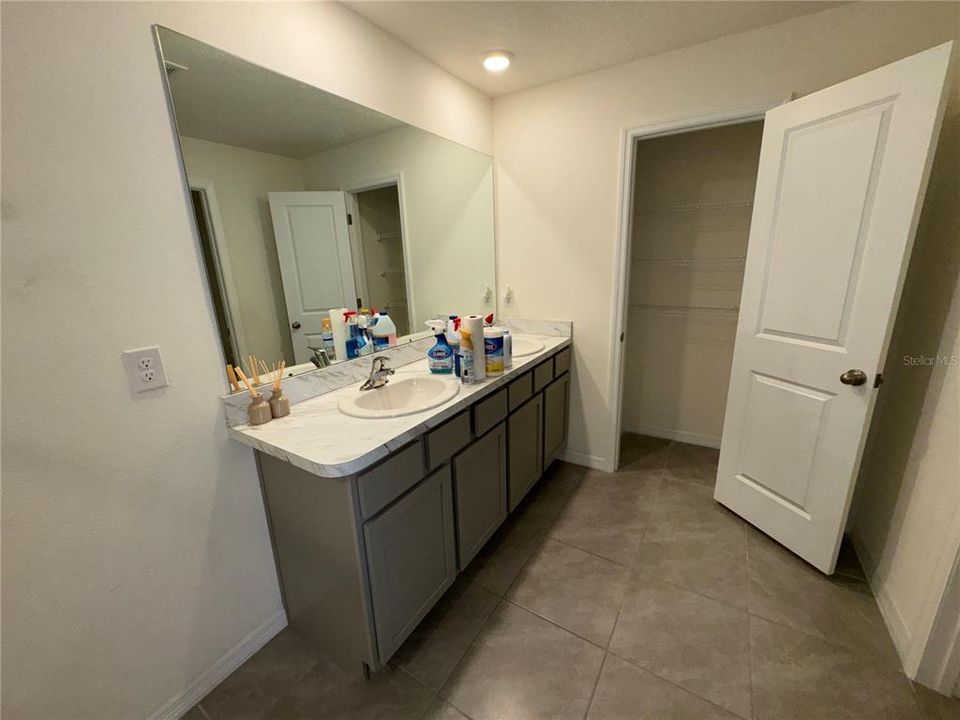 For Rent: $2,300 (4 beds, 2 baths, 2260 Square Feet)
