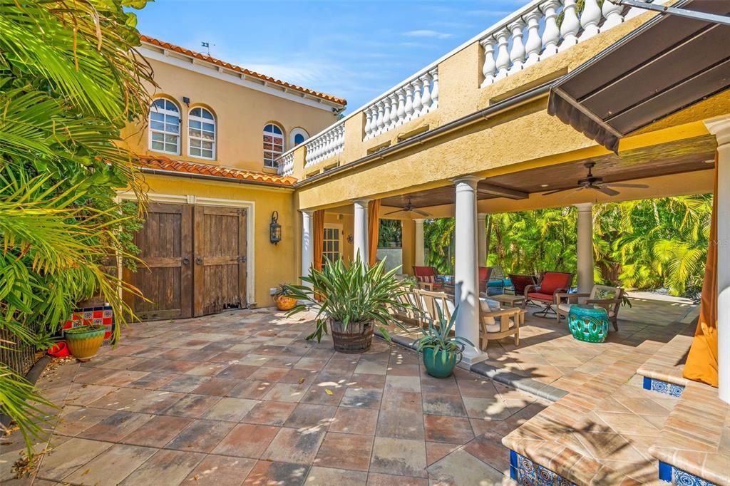 Active With Contract: $2,300,000 (5 beds, 4 baths, 3392 Square Feet)