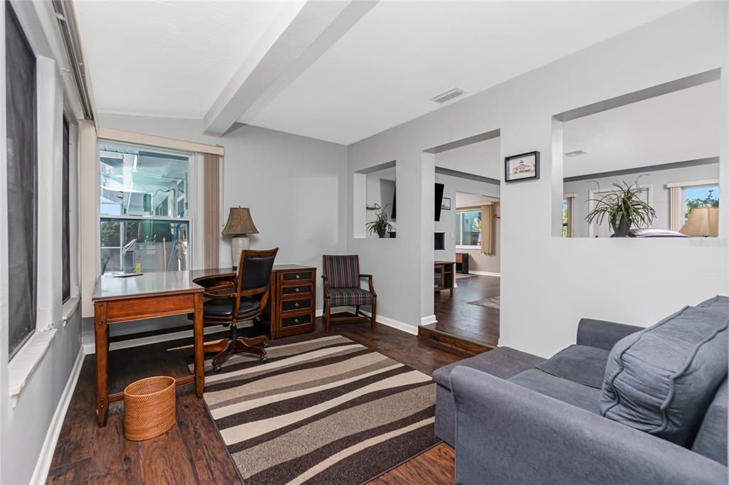 For Sale: $429,900 (3 beds, 2 baths, 1652 Square Feet)