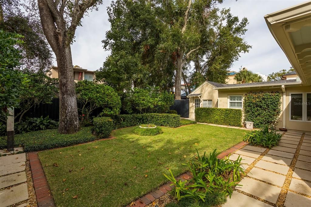 Active With Contract: $6,500 (3 beds, 3 baths, 3105 Square Feet)