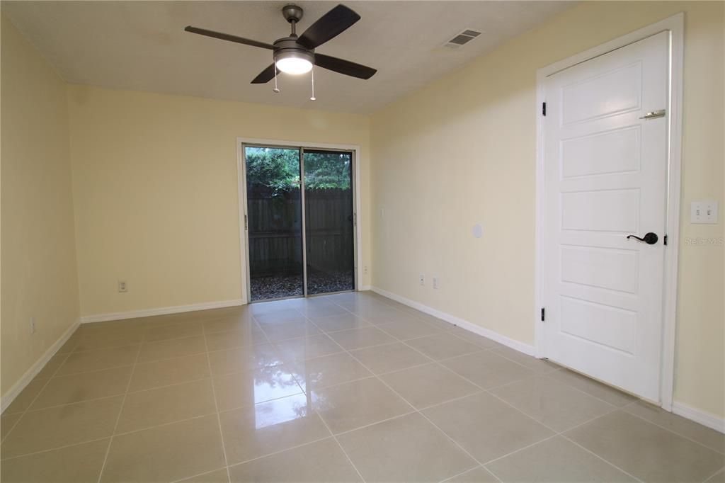 For Rent: $2,250 (3 beds, 1 baths, 1160 Square Feet)