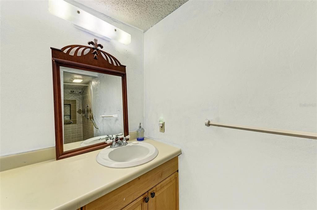 待售: $675,000 (4 贝兹, 3 浴室, 2700 平方英尺)