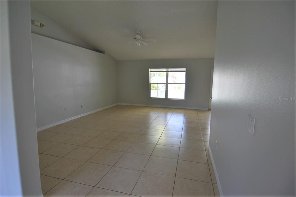 For Rent: $2,500 (4 beds, 2 baths, 2316 Square Feet)