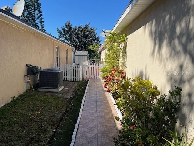 For Sale: $349,900 (3 beds, 2 baths, 1292 Square Feet)