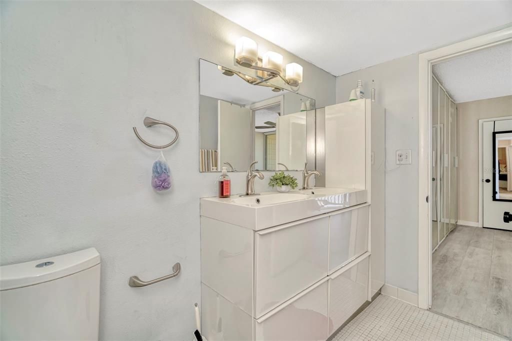 For Sale: $424,000 (2 beds, 2 baths, 1440 Square Feet)