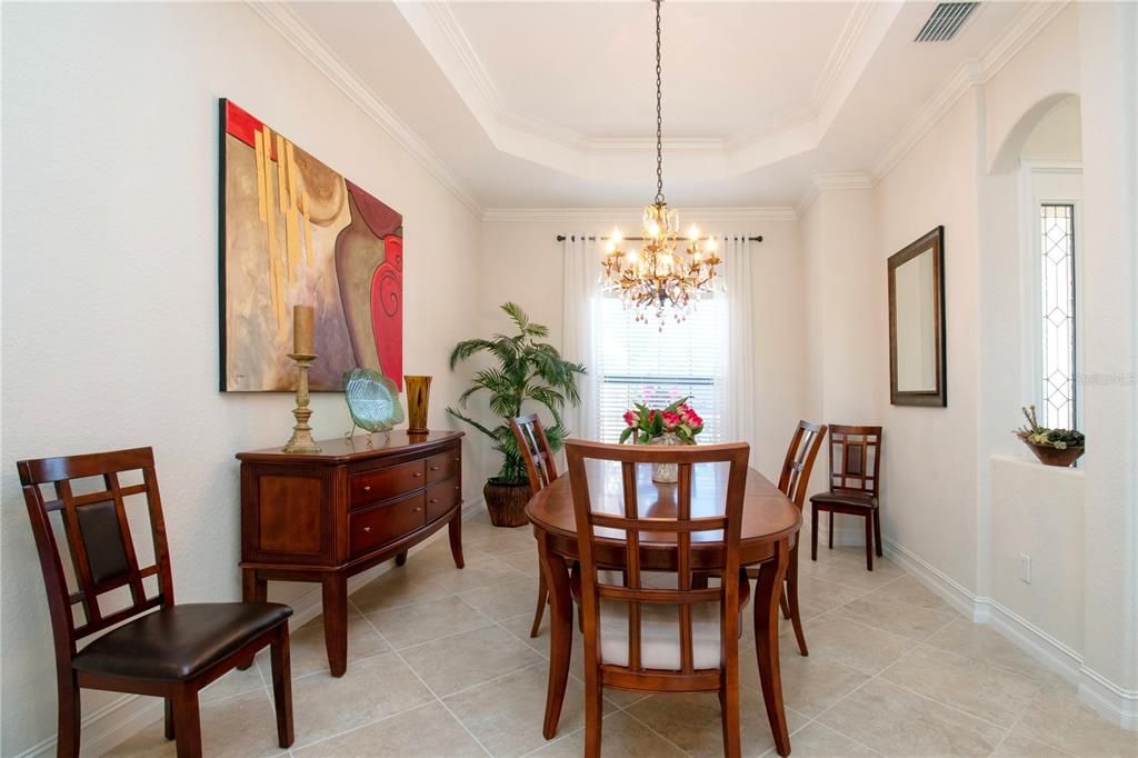 Vendido Recientemente: $895,900 (4 camas, 2 baños, 2390 Pies cuadrados)