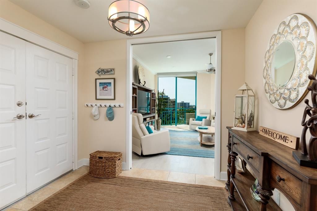 Active With Contract: $2,190,000 (3 beds, 3 baths, 2563 Square Feet)