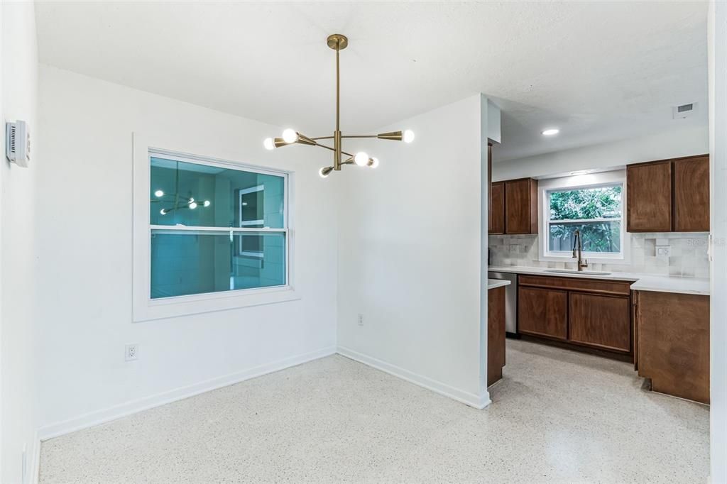 For Sale: $374,900 (4 beds, 2 baths, 1637 Square Feet)