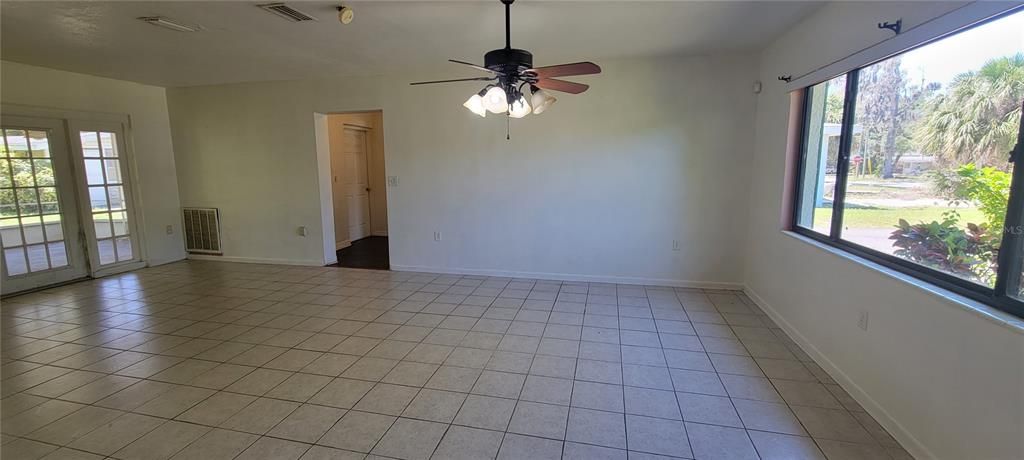 For Rent: $2,800 (3 beds, 2 baths, 2060 Square Feet)