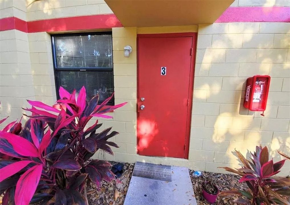 For Rent: $1,195 (2 beds, 1 baths, 867 Square Feet)