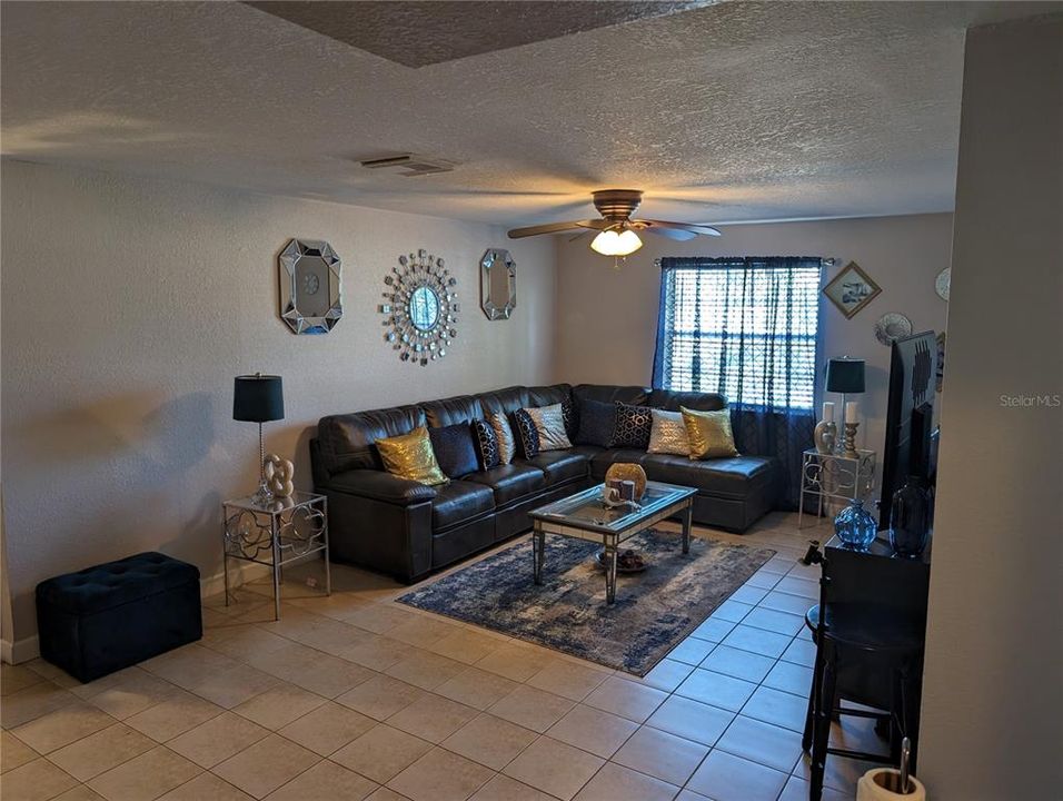 Recently Rented: $1,475 (2 beds, 2 baths, 918 Square Feet)