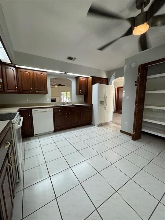 For Rent: $2,100 (3 beds, 2 baths, 1699 Square Feet)