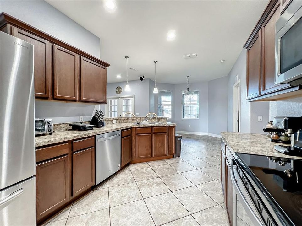 Active With Contract: $449,990 (4 beds, 3 baths, 2604 Square Feet)