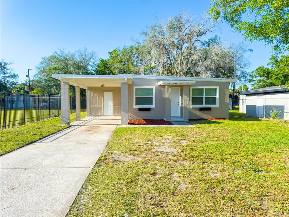 For Sale: $325,000 (4 beds, 2 baths, 1434 Square Feet)