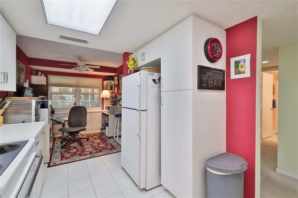 For Sale: $319,000 (2 beds, 2 baths, 1400 Square Feet)