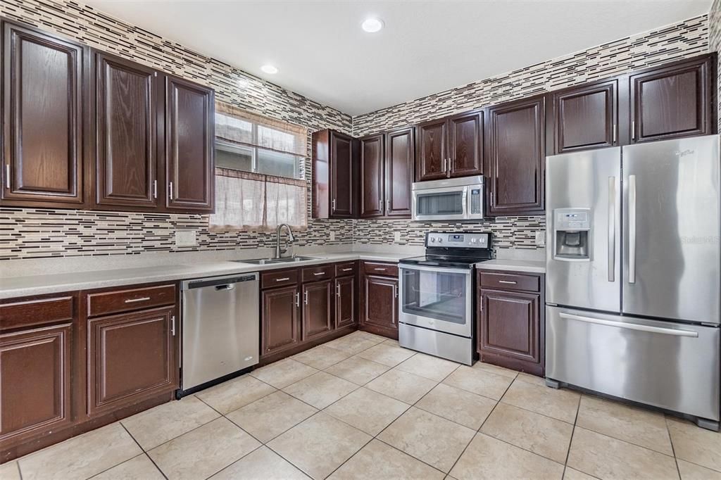 For Rent: $2,850 (4 beds, 3 baths, 2671 Square Feet)