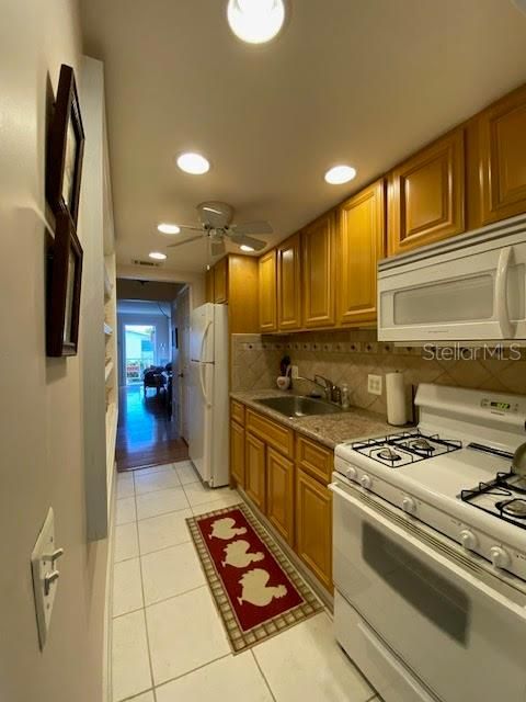 For Sale: $114,000 (1 beds, 1 baths, 545 Square Feet)