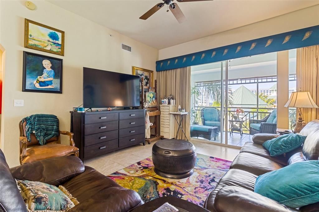 For Sale: $359,000 (3 beds, 2 baths, 1759 Square Feet)