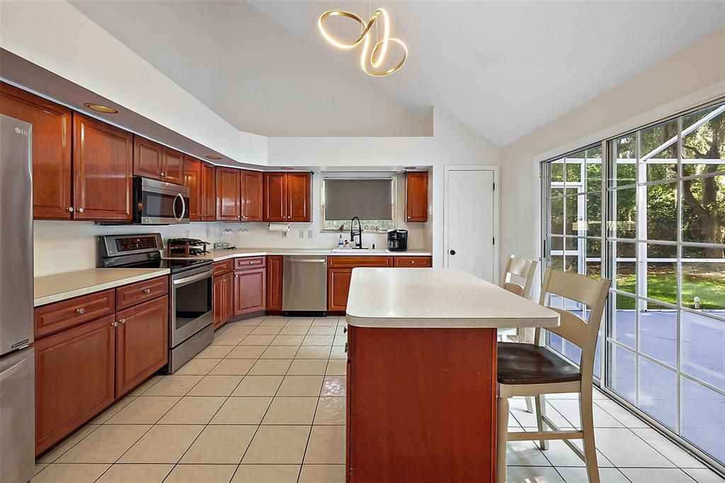 For Sale: $499,900 (4 beds, 2 baths, 2655 Square Feet)