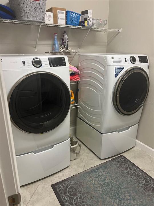 Upgraded new Washer, Gas Dryer