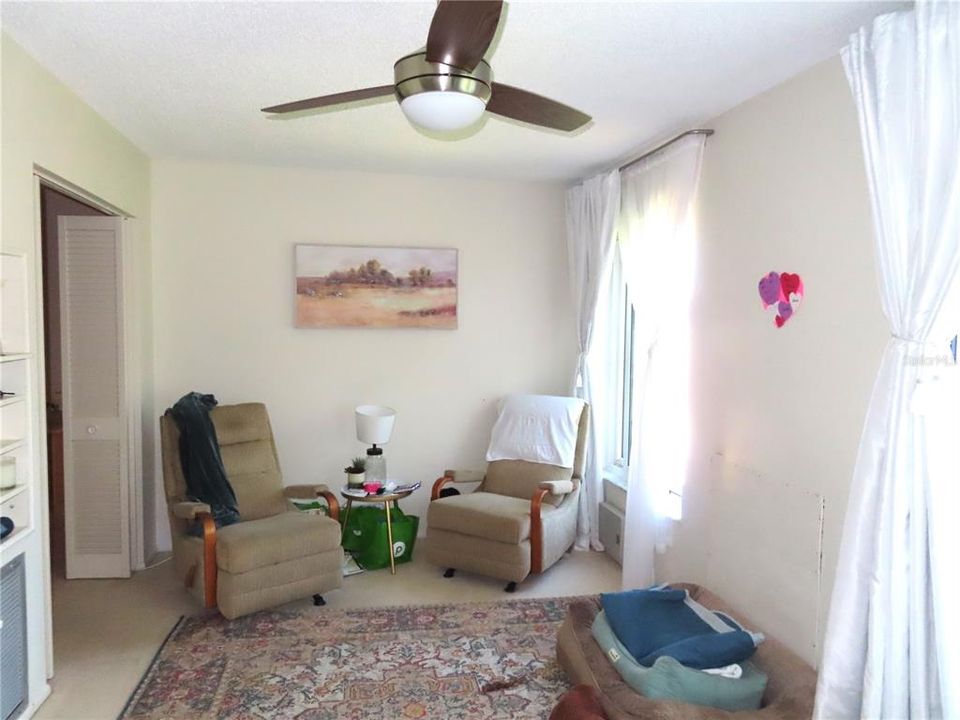 For Sale: $159,900 (2 beds, 2 baths, 1100 Square Feet)