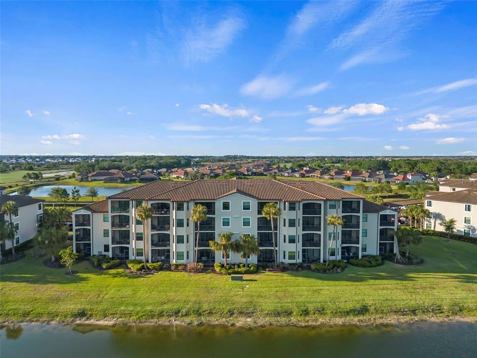 Active With Contract: $350,000 (2 beds, 2 baths, 1121 Square Feet)