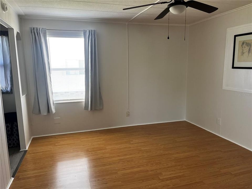 For Sale: $195,000 (2 beds, 2 baths, 1056 Square Feet)
