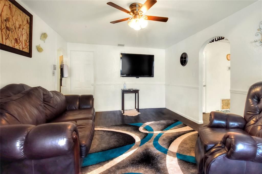 For Sale: $315,900 (4 beds, 2 baths, 2082 Square Feet)