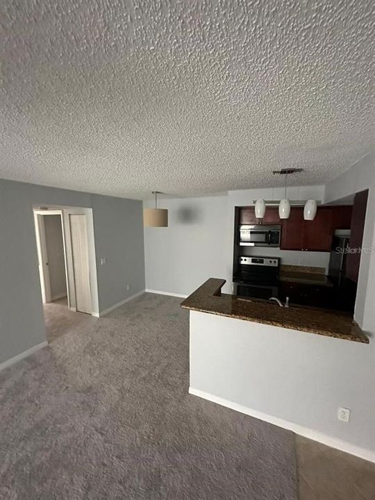 Active With Contract: $1,650 (2 beds, 2 baths, 988 Square Feet)