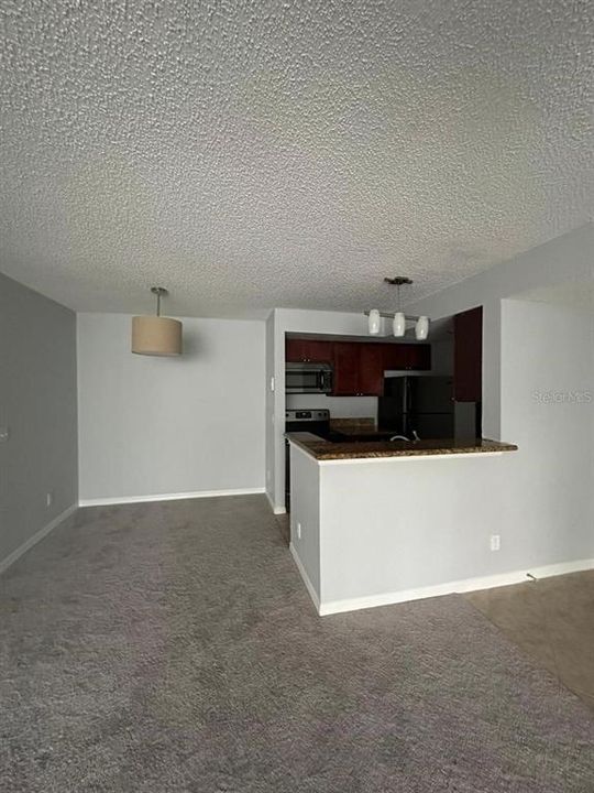 Active With Contract: $1,650 (2 beds, 2 baths, 988 Square Feet)
