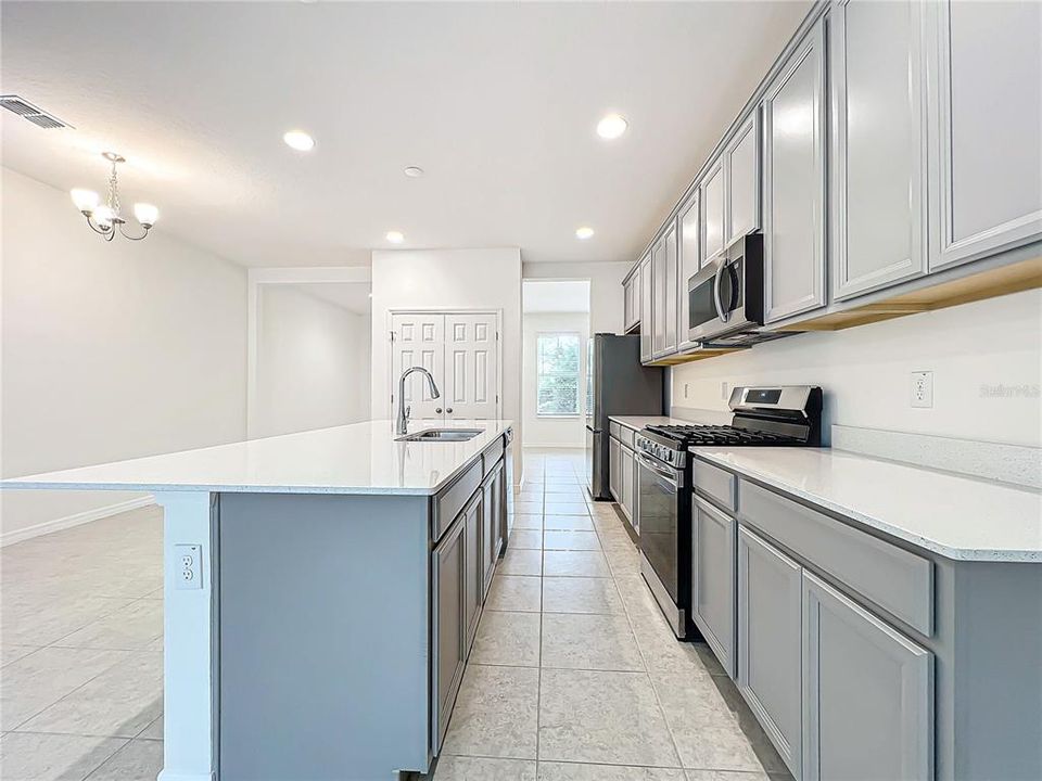 For Sale: $360,000 (3 beds, 2 baths, 1966 Square Feet)